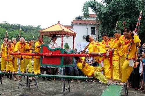 仁寿抬工号子葬礼视频,传承千年葬礼文化的独特韵律