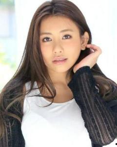 松本芽依在线视频,在线视频中的魅力演绎与时尚风采